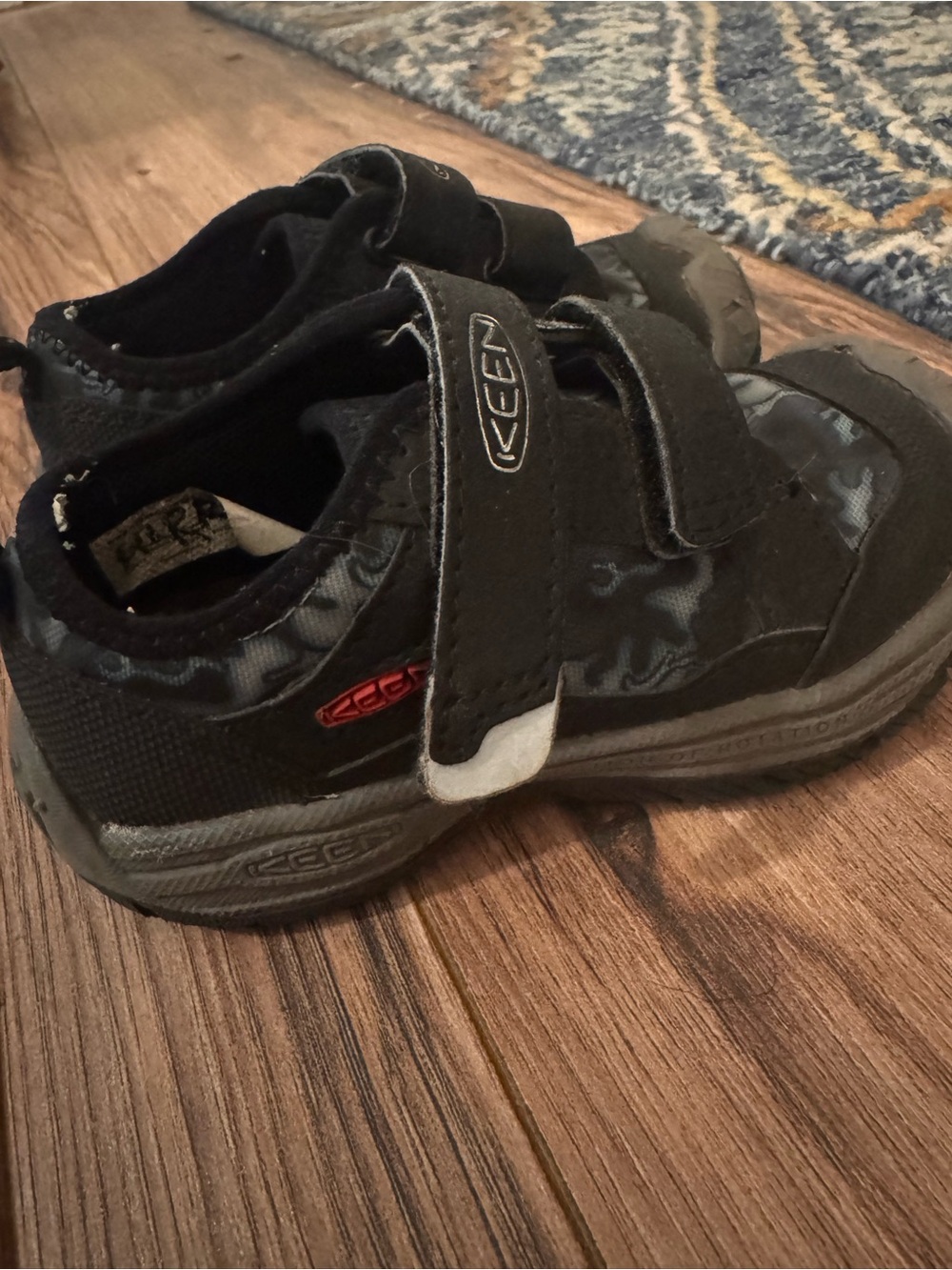 Keen Kids Black and Gray Velcro Active Sneakers, little kids 9